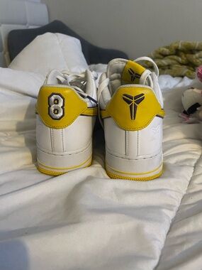 Nike Air Force 1 Low Retro QS Kobe Bryant 'White/Varsity Maize' (FZ1151 100)